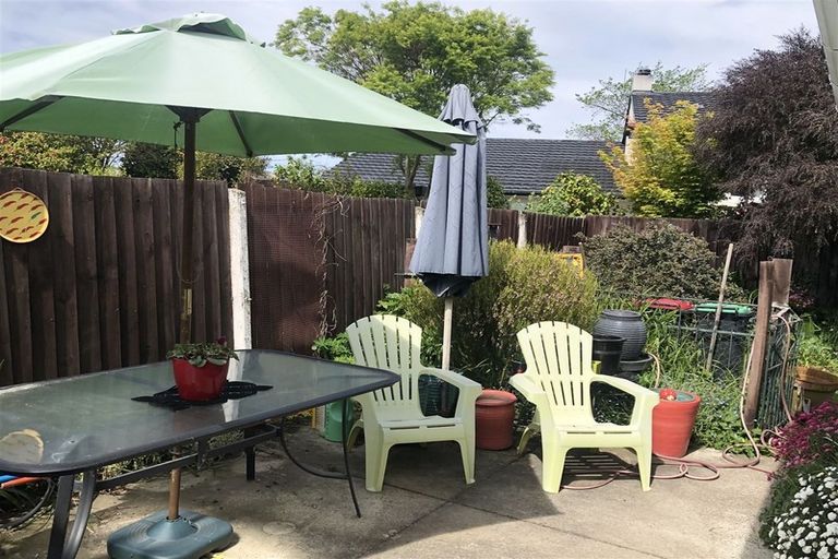 Photo of property in 2/4 Roker Street, Somerfield, Christchurch, 8024