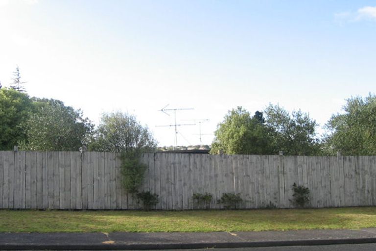 Photo of property in 2/31 Mountbatten Avenue, Hillcrest, Auckland, 0627