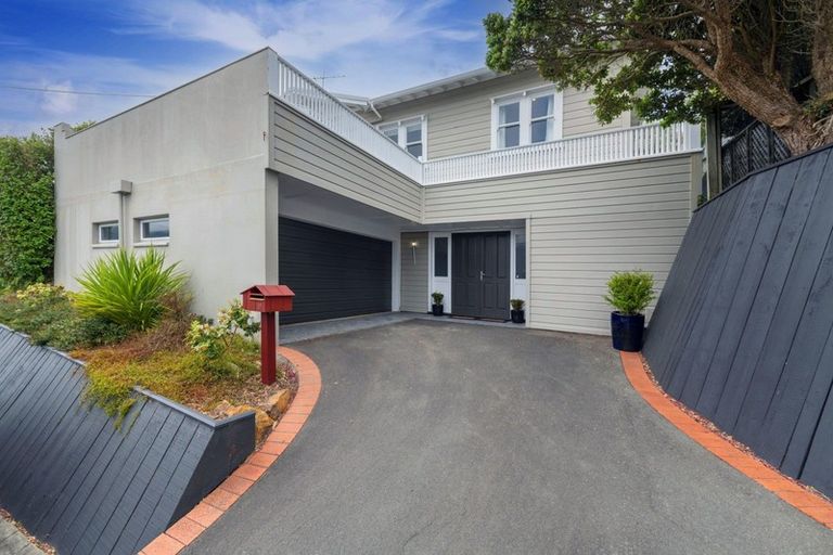 Photo of property in 17 Pitt Street, Wadestown, Wellington, 6012