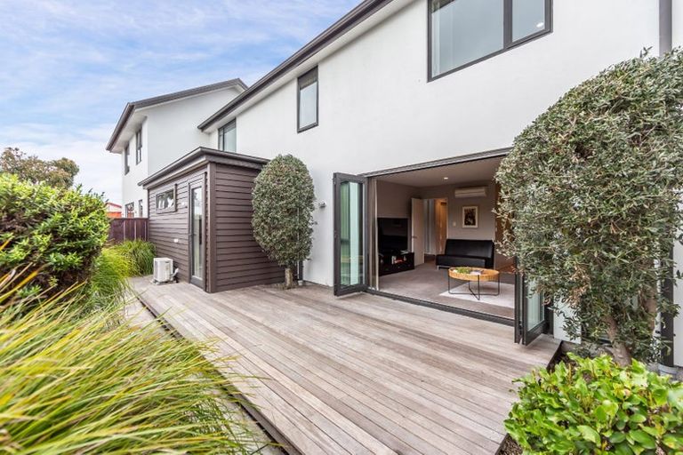 Photo of property in 174 Strickland Street, Sydenham, Christchurch, 8023