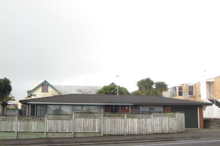 Photo of property in 412 Devon Street East, Strandon, New Plymouth, 4312