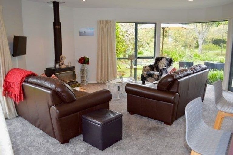 Photo of property in 116 School Road, Te Horo, Otaki, 5582