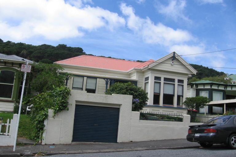 Photo of property in 43 Porritt Avenue, Mount Victoria, Wellington, 6011