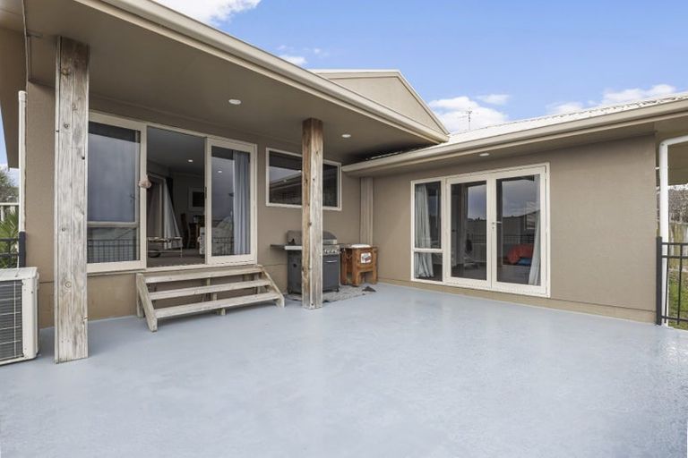 Photo of property in 40 Greenfield Drive, Western Heights, Hamilton, 3200