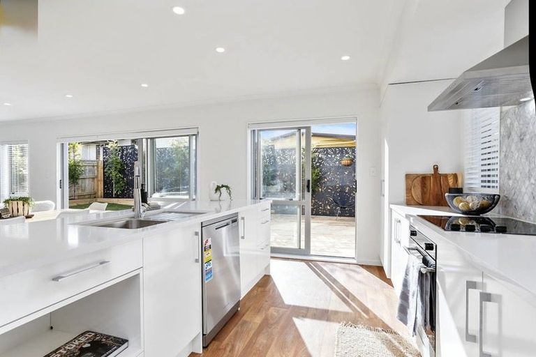 Photo of property in 31a Taikata Road, Te Atatu Peninsula, Auckland, 0610