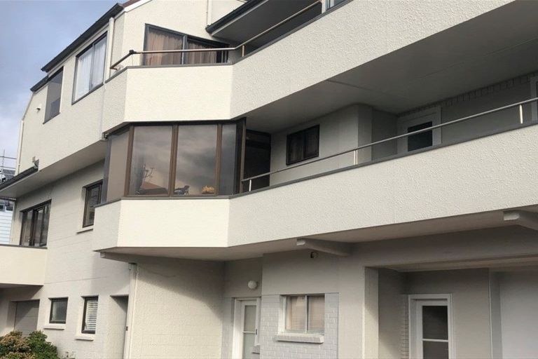 Photo of property in 40m Maunganui Road, Mount Maunganui, 3116
