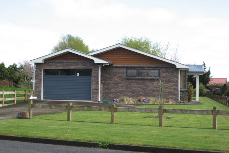 Photo of property in 32a Takiroa Street, Urenui, 4375