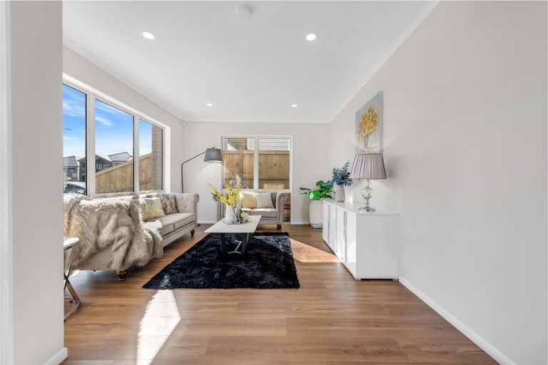 Photo of property in 25 Elevation Street, Flat Bush, Auckland, 2019