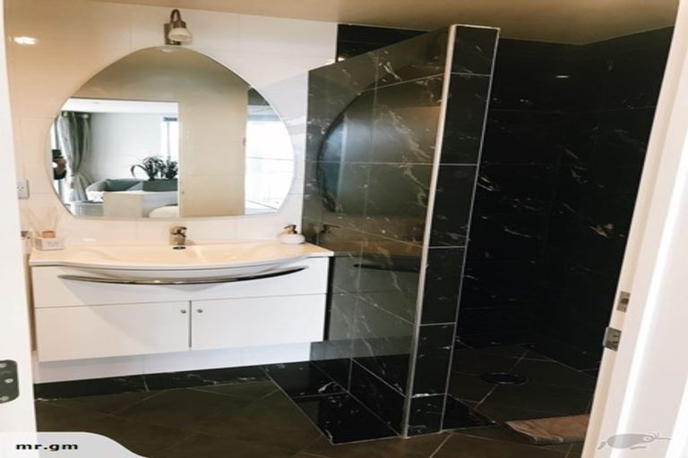 Photo of property in 2 Gazelle Lane, Redcliffs, Christchurch, 8081