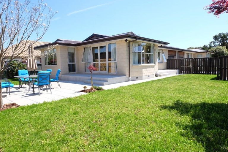 Photo of property in 2/107b Aorangi Road, Bryndwr, Christchurch, 8053