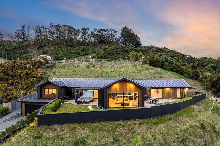 Photo of property in 23 Banks Boulevard, Whitby, Porirua, 5024