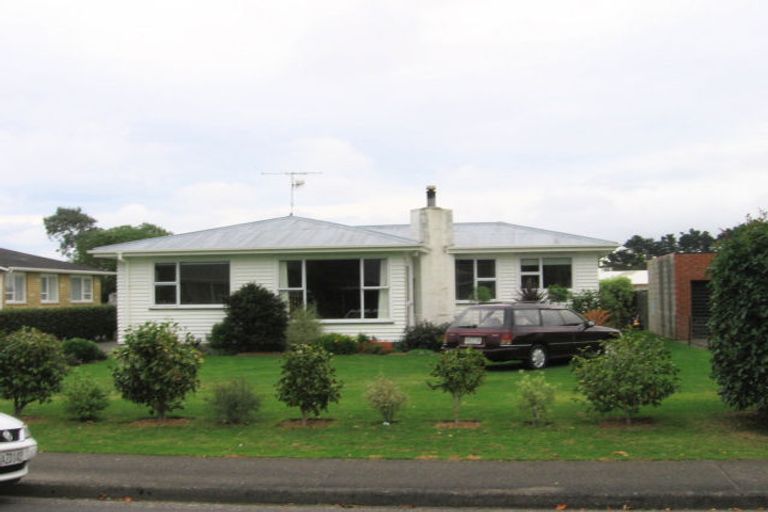 Photo of property in 8 Oriwa Street, Waikanae, 5036