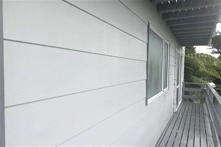 Photo of property in 1/3 Jerome Way, Crofton Downs, Wellington, 6035