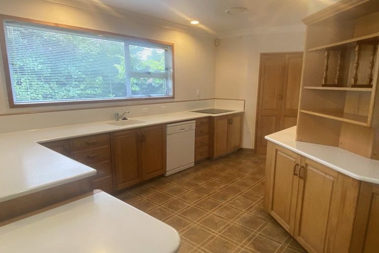 Photo of property in 212a Tukapa Street, Westown, New Plymouth, 4310