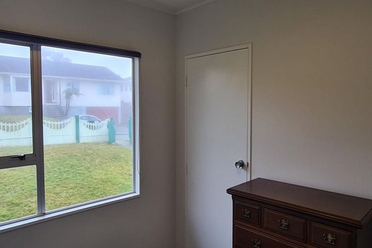 Photo of property in 48 Baylands Drive, Newlands, Wellington, 6037