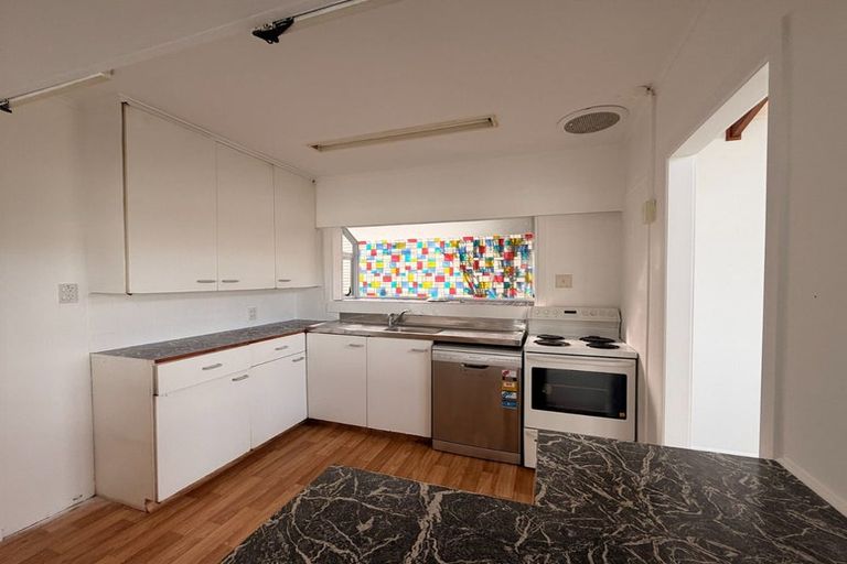 Photo of property in 14 Hadfield Street, Beach Haven, Auckland, 0626