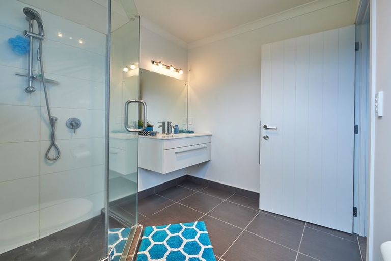 Photo of property in 40 Chestnut Close, Kelvin Grove, Palmerston North, 4414