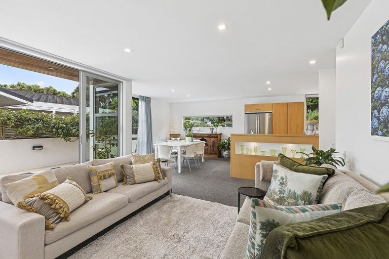 Photo of property in 32 Mantell Street, Seatoun, Wellington, 6022