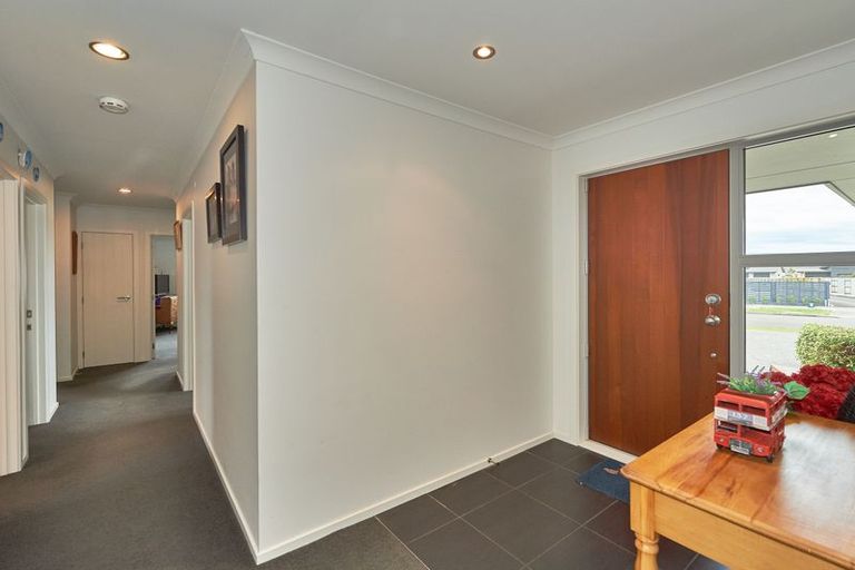 Photo of property in 40 Chestnut Close, Kelvin Grove, Palmerston North, 4414
