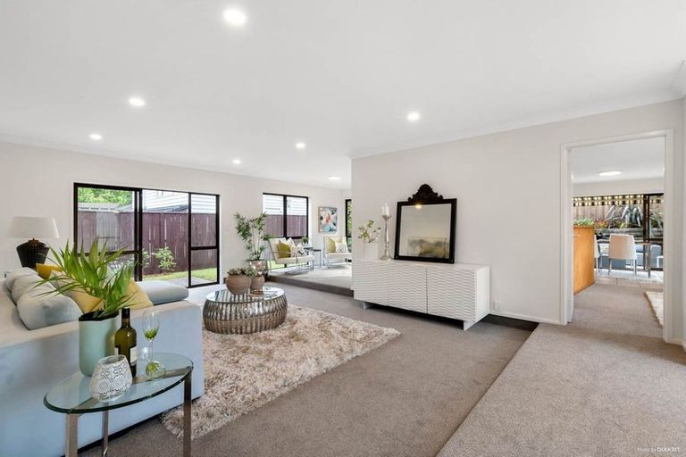 Photo of property in 8 Citation Way, Botany Downs, Auckland, 2010