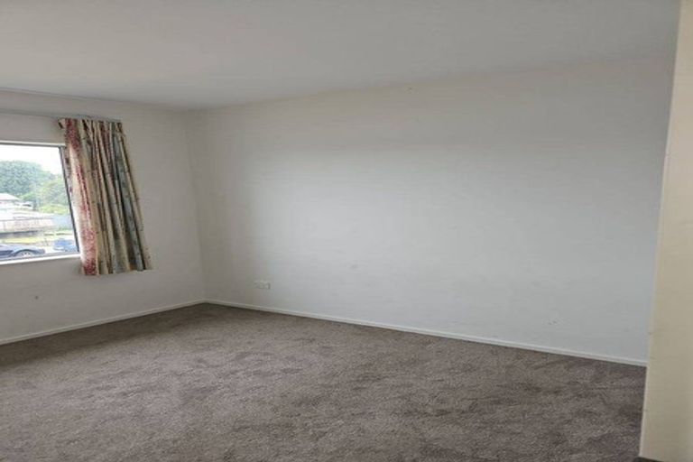 Photo of property in 10 Cliff Road, Papakura, 2110