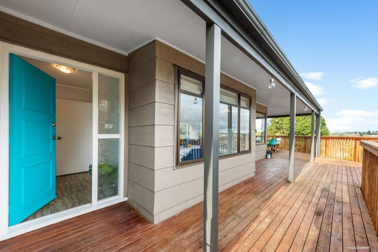 Photo of property in 6 Oreil Avenue, West Harbour, Auckland, 0618