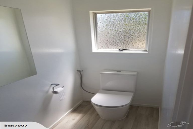 Photo of property in 2/32 Kapuka Road, Mangere Bridge, Auckland, 2022