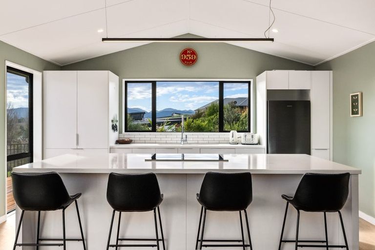 Photo of property in 19 Golf View Close, Fairhall, 7272