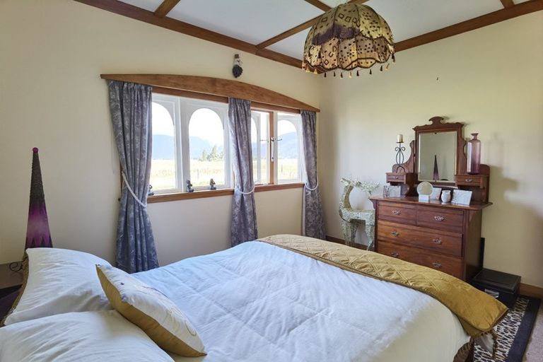 Photo of property in 327 Wanganui Flat Road, Harihari, 7884