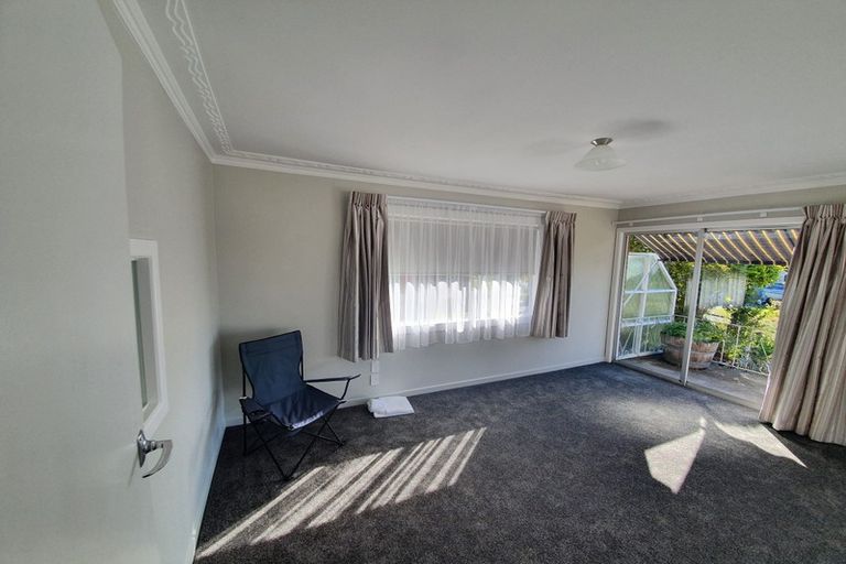 Photo of property in 2/15 Kayeleen Place, Cockle Bay, Auckland, 2014
