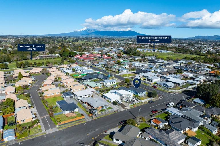 Photo of property in 8 Oriental Street, Welbourn, New Plymouth, 4312