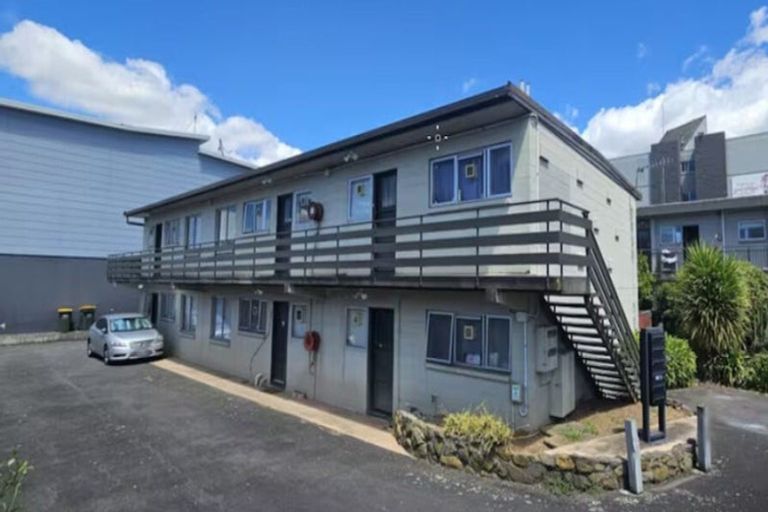 Photo of property in 6/1105 Victoria Street, Whitiora, Hamilton, 3200