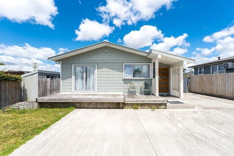 Photo of property in 129 Riverpark Crescent, Henderson, Auckland, 0610