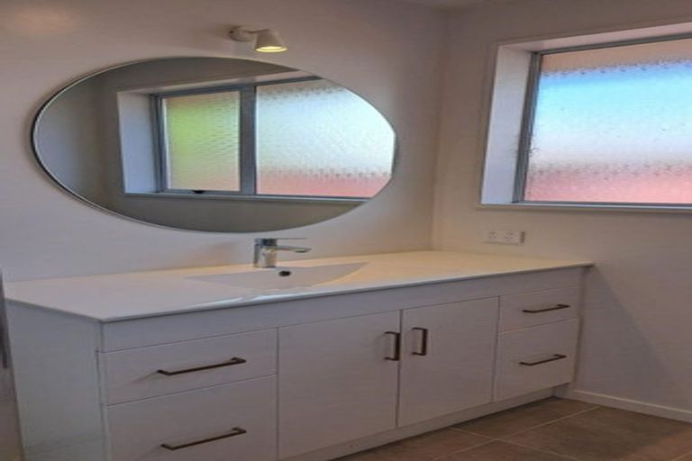 Photo of property in 30b Takaro Avenue, Sockburn, Christchurch, 8042