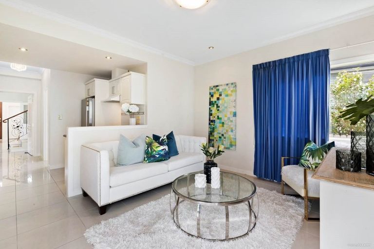 Photo of property in 285 Hill Road, The Gardens, Auckland, 2105