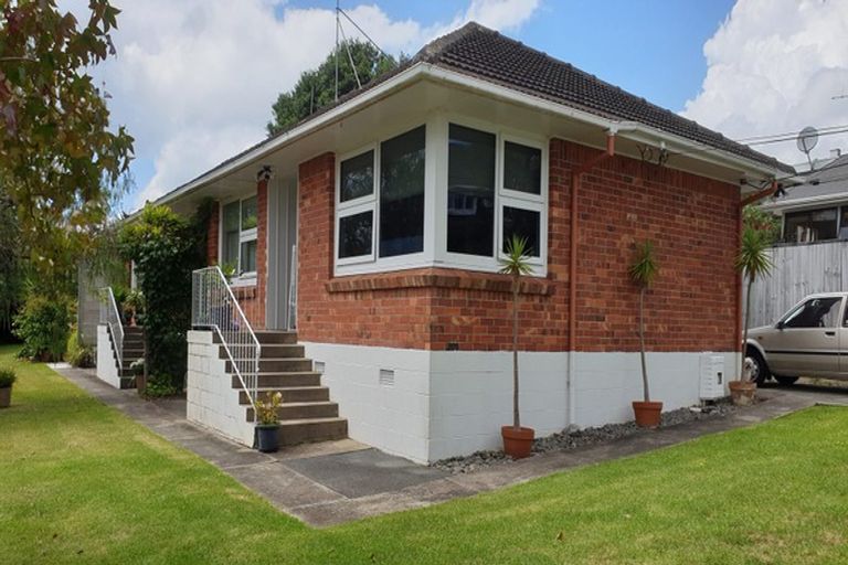 Photo of property in 1/14a Fenwick Avenue, Milford, Auckland, 0620