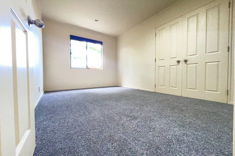 Photo of property in 19 Neta Grove, Henderson, Auckland, 0612