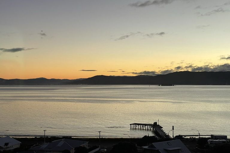 Photo of property in 15 Pinelands Avenue, Seatoun, Wellington, 6022