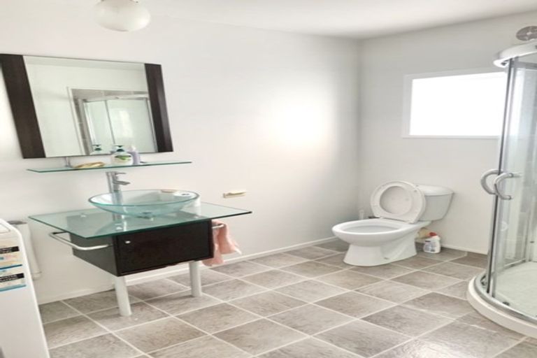 Photo of property in 9 Cheryl Place, Hillcrest, Auckland, 0627