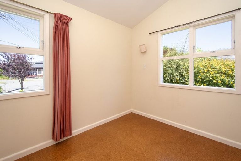 Photo of property in 49 Torquay Place, Bryndwr, Christchurch, 8053