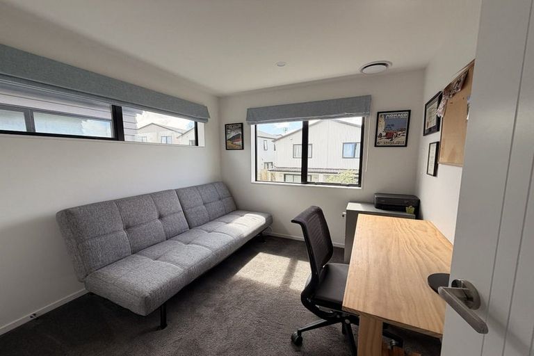 Photo of property in 3/18 Kaimai Avenue, Massey, Auckland, 0614