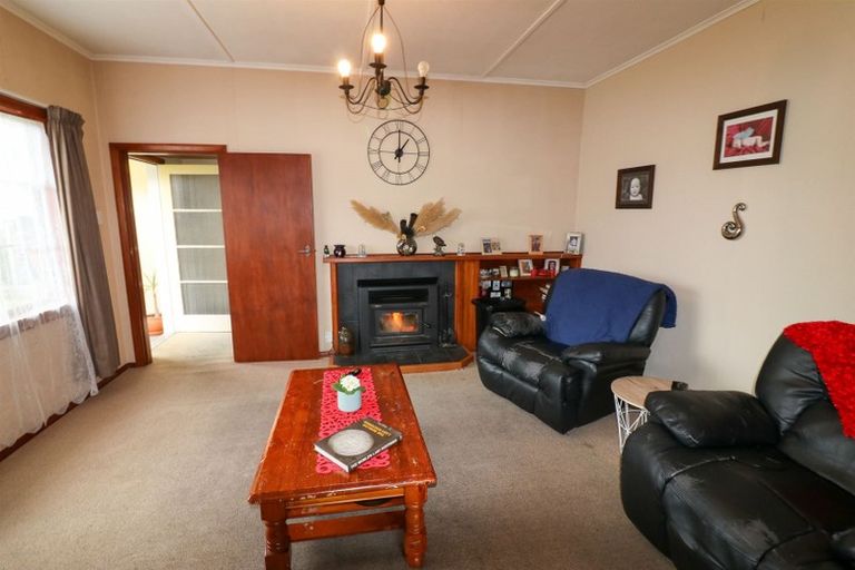 Photo of property in 3 Edward Street, Dannevirke, 4930