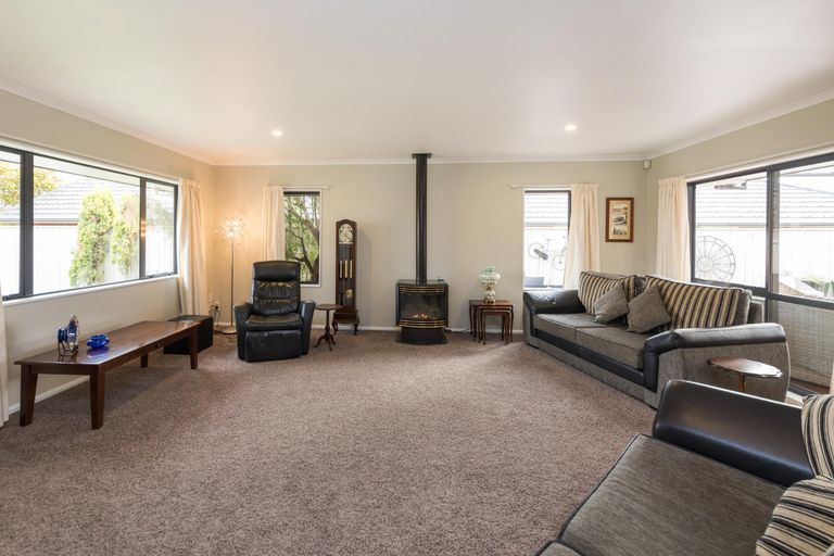 Photo of property in 147 Pacific Drive, Fitzherbert, Palmerston North, 4410