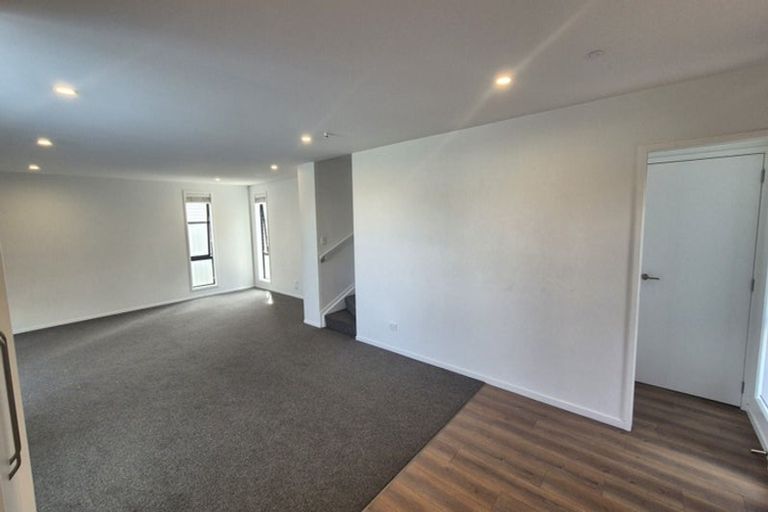 Photo of property in 16 Cessna Crescent, Mangere, Auckland, 2022