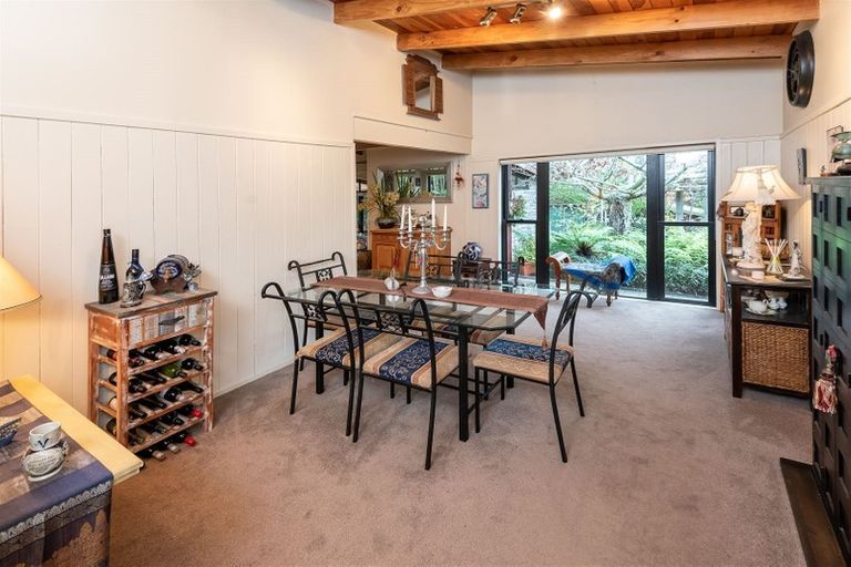 Photo of property in 18 Tanglewood Place, Cockle Bay, Auckland, 2014