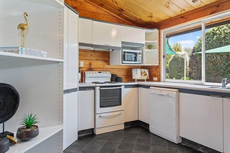 Photo of property in 31 Eders Road, Woodend, 7610