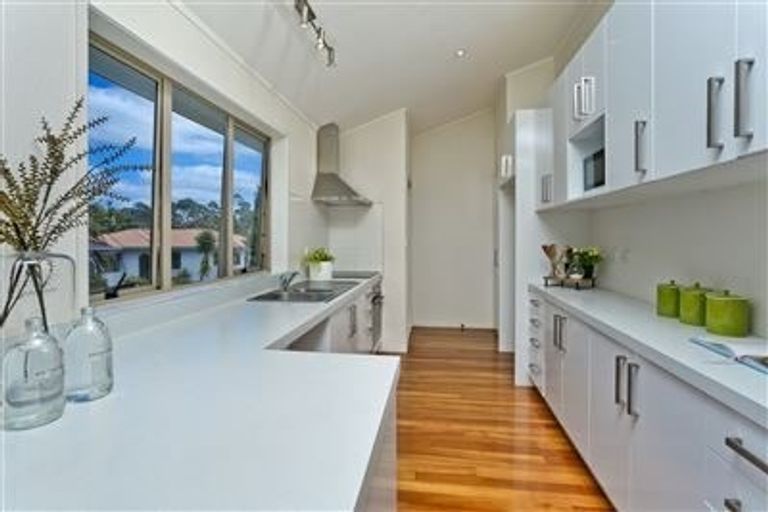 Photo of property in 1/226 Forrest Hill Road, Forrest Hill, Auckland, 0620