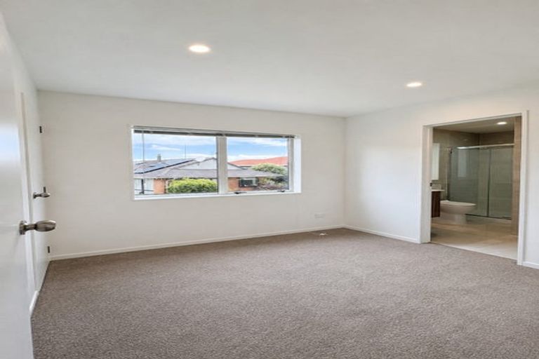 Photo of property in 9a Sheralee Place, Bucklands Beach, Auckland, 2014
