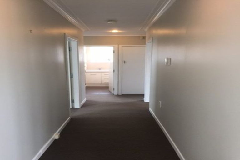 Photo of property in 19 Sunnynook Road, Forrest Hill, Auckland, 0620