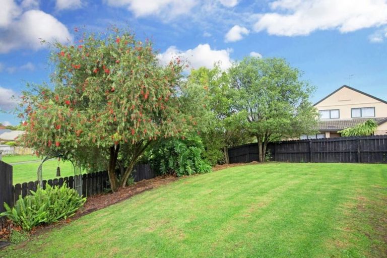 Photo of property in 204 Botany Road, Botany Downs, Auckland, 2010